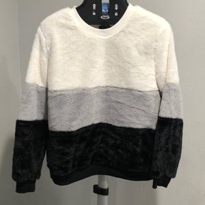 NB COLORBLOCKED FUR SWEATSHIRT